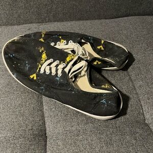 Worn Tie-Dye Urban Outfitters Shoes (Size 11)